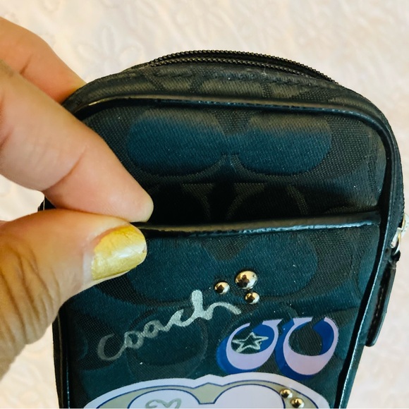 Coach Wristlet Black Cute design & Hearts  Has outside pocket and inside pocket - Picture 3 of 5